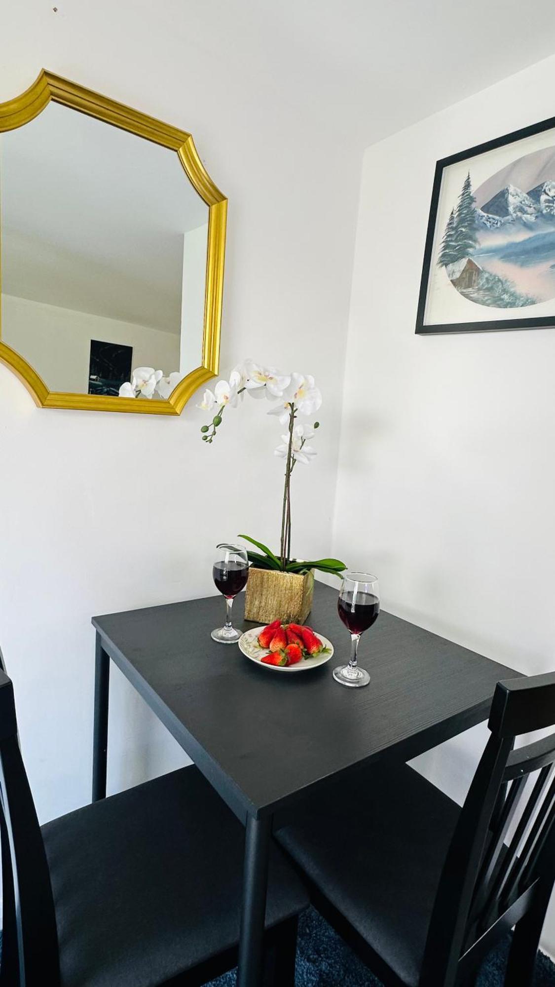 Ferienwohnung Cosy And Comfy London Exterior foto