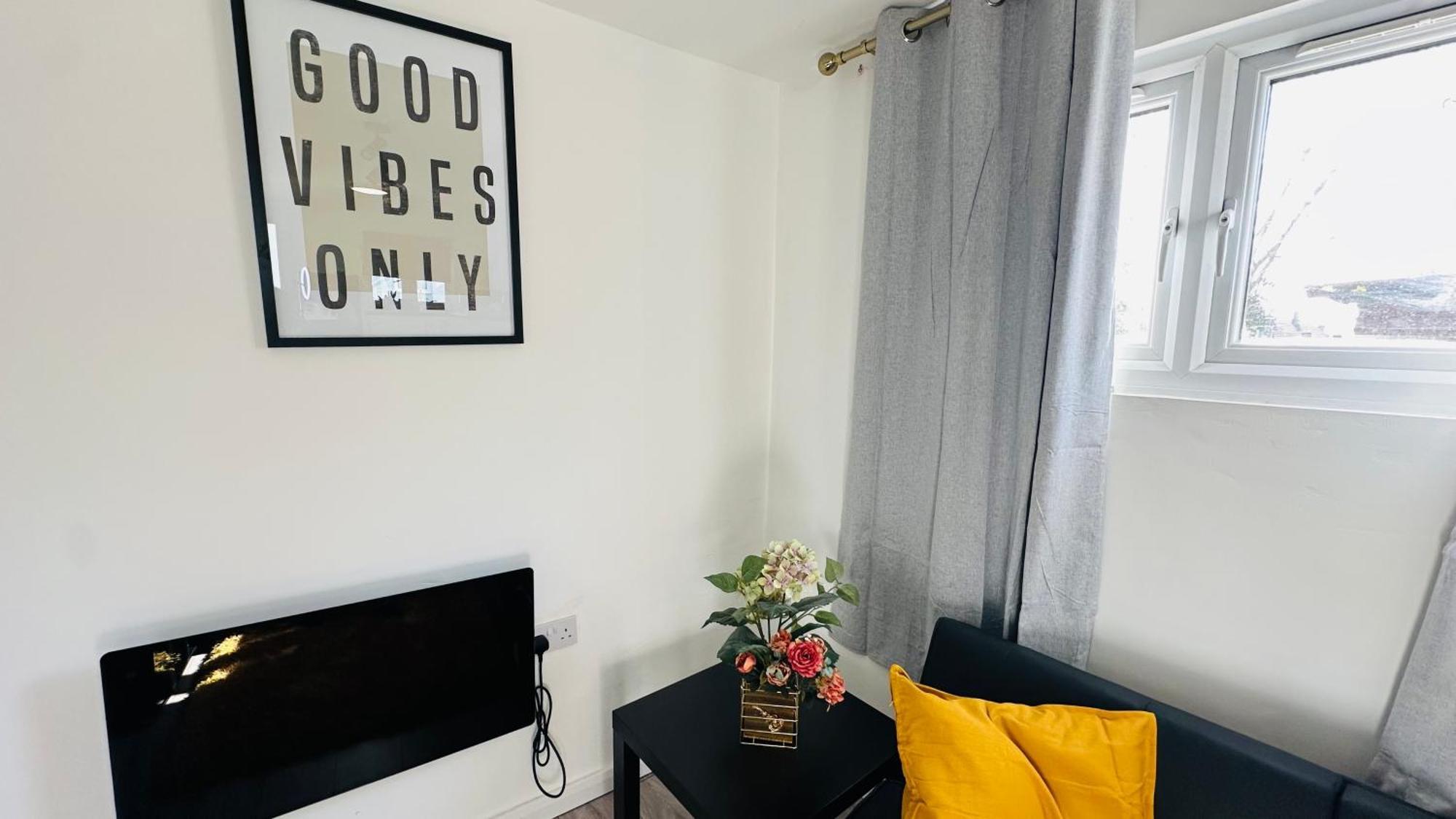 Ferienwohnung Cosy And Comfy London Exterior foto